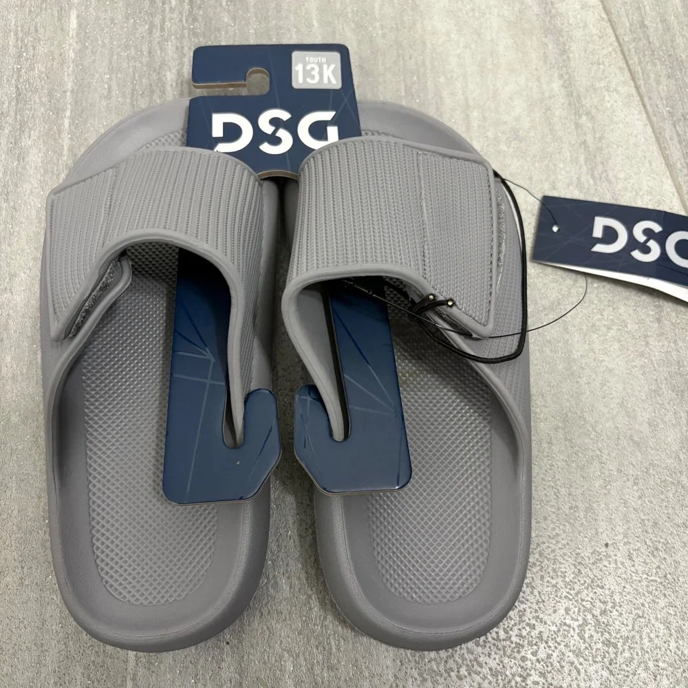 DSG Youth Gray‎ Adjustable Strap Slide Sandals Size 13K New With Tags
